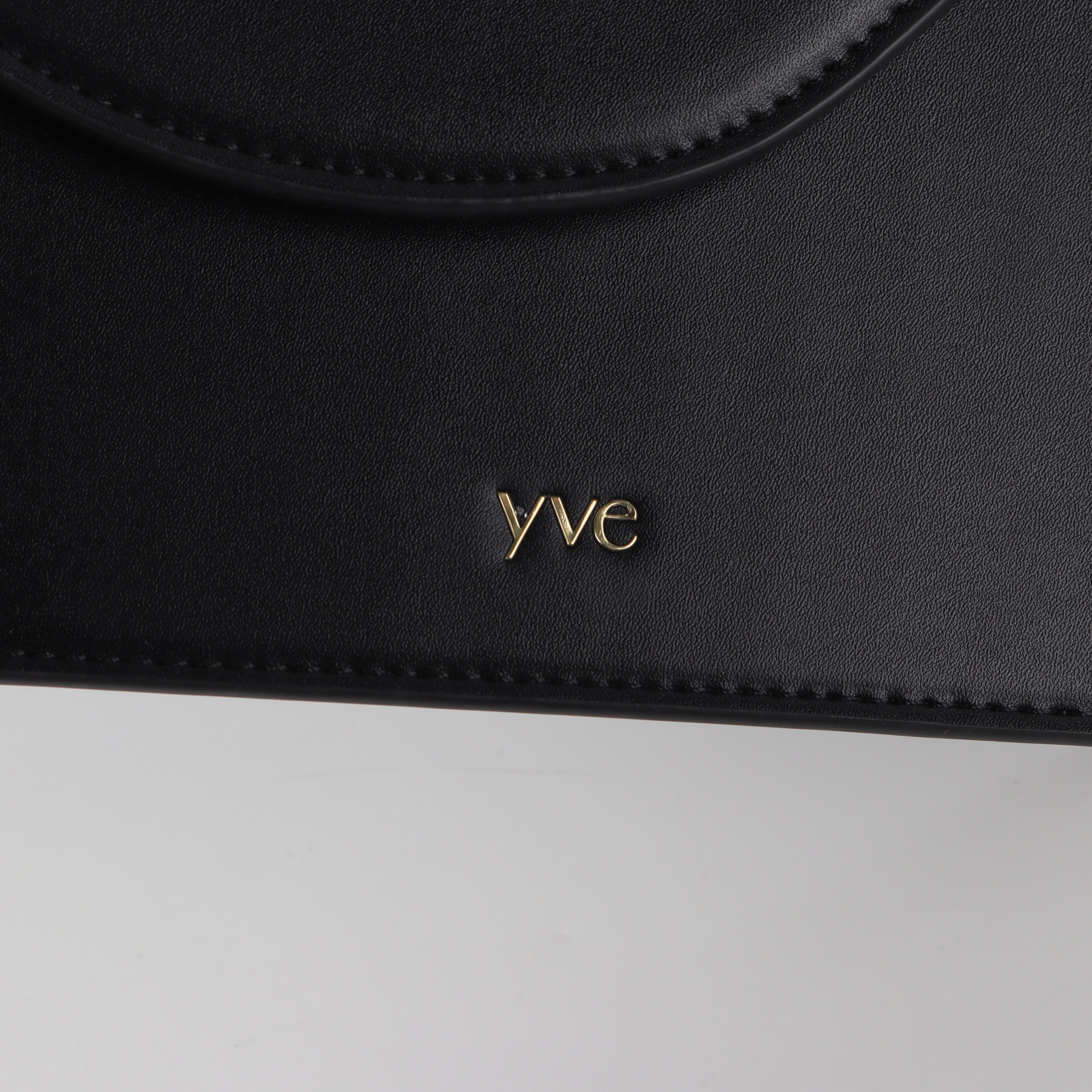 Yve Just Breathe Black Wave Bag